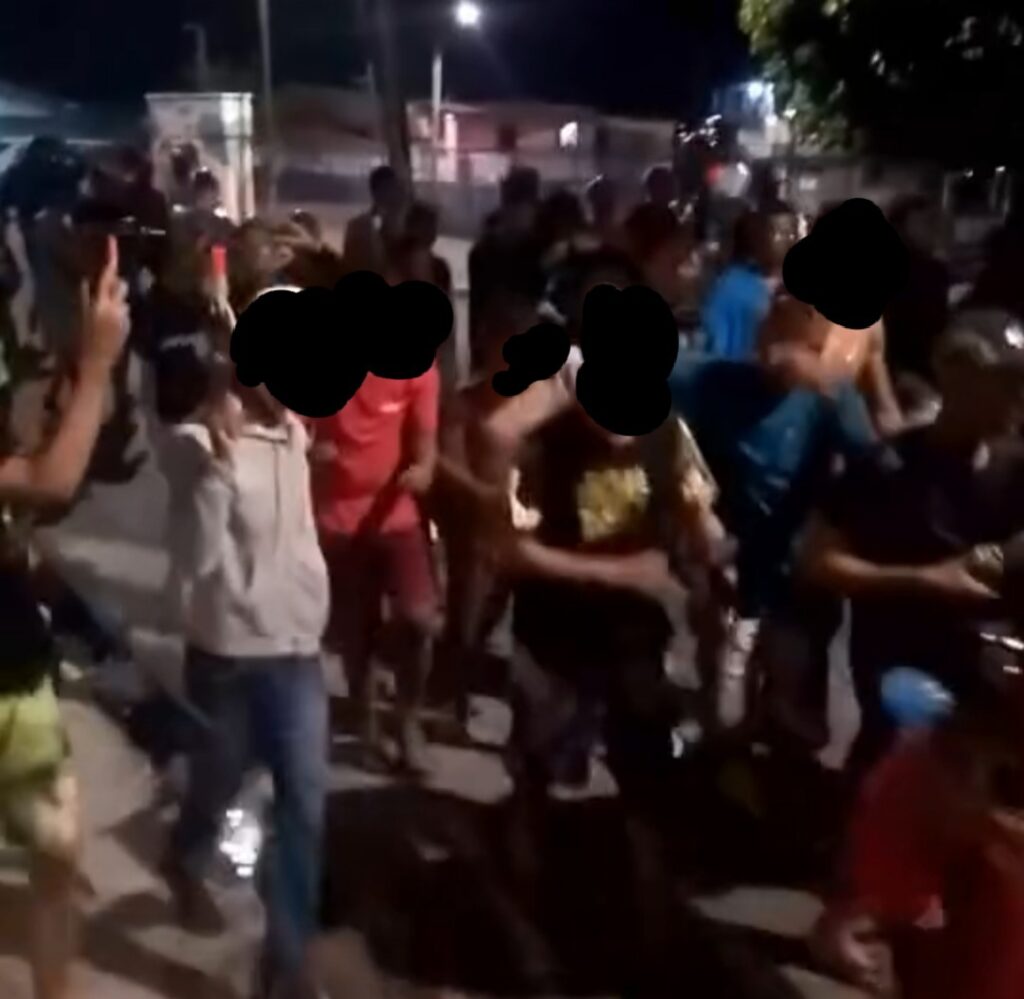 Brincadeira acontece geralmente à noite e atrai muitos jovens. Foto: Reprodução