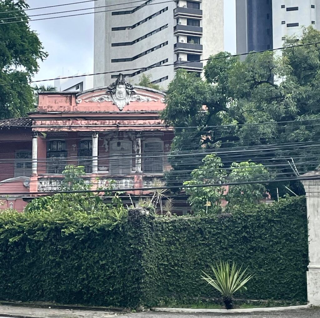 Casa fica na Rua Padre Roma, no bairro da Torre